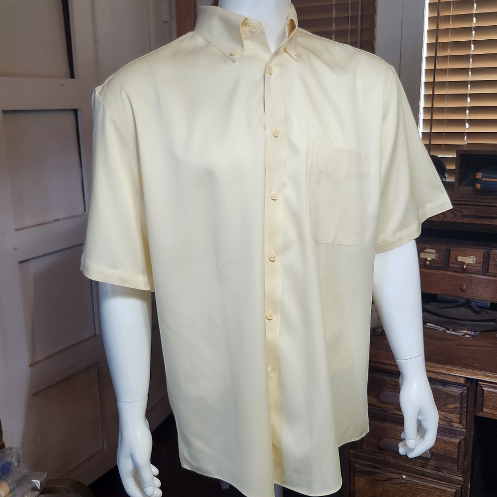 Nordstrom Wrinkle Free Smartcare Short Sleeve Buttermilk Yellow Mens Size XL